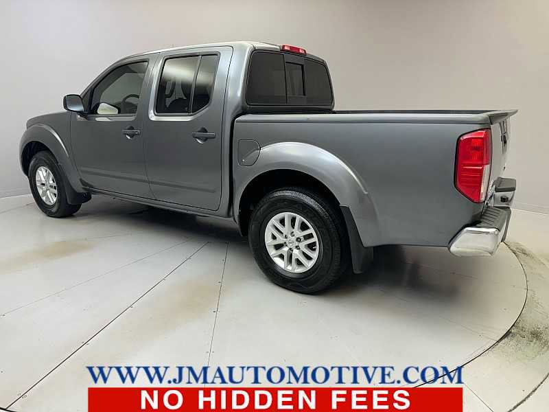 Used 2019 Nissan Frontier SV image 3