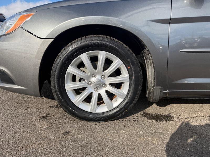 Used 2013 Chrysler 200 Touring image 35