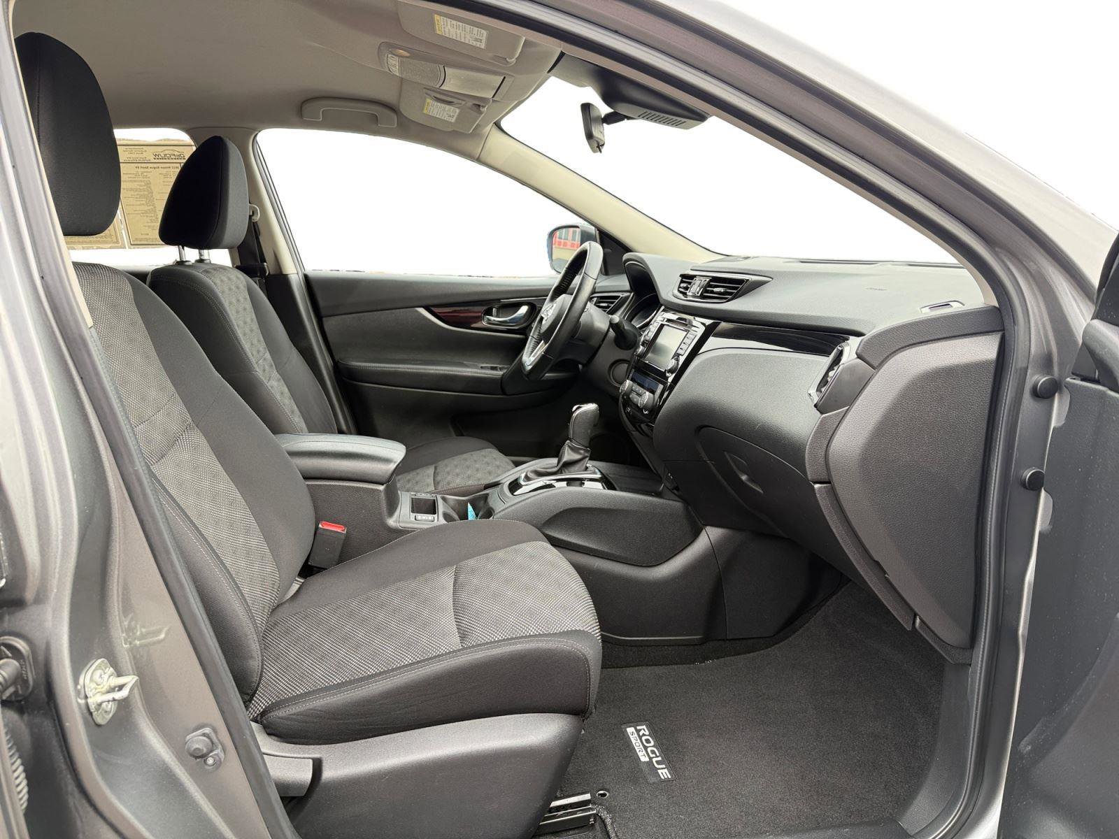 Used 2022 Nissan Rogue Sport SV image 24