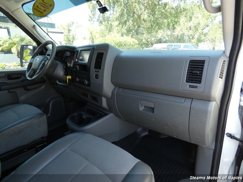 Used 2021 Nissan NV 2500 SV RWD image 40
