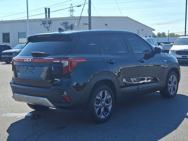 Used 2025 Kia Seltos LX AWD/4WD image 4