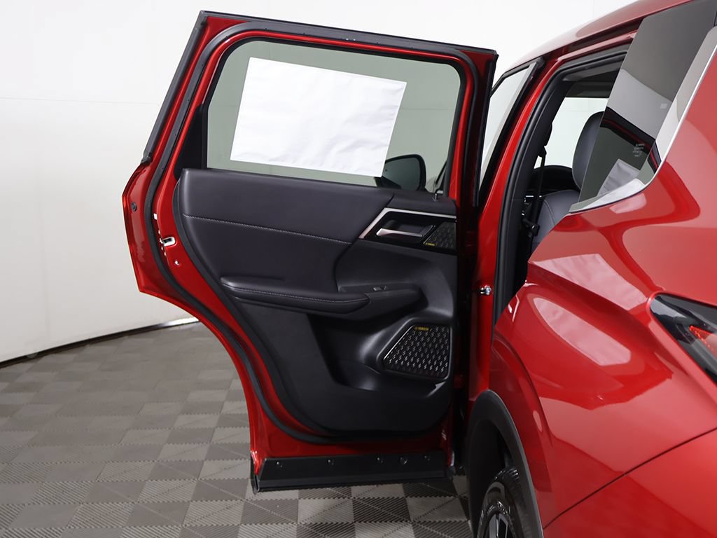 New 2026 Mitsubishi Outlander SE FWD image 25
