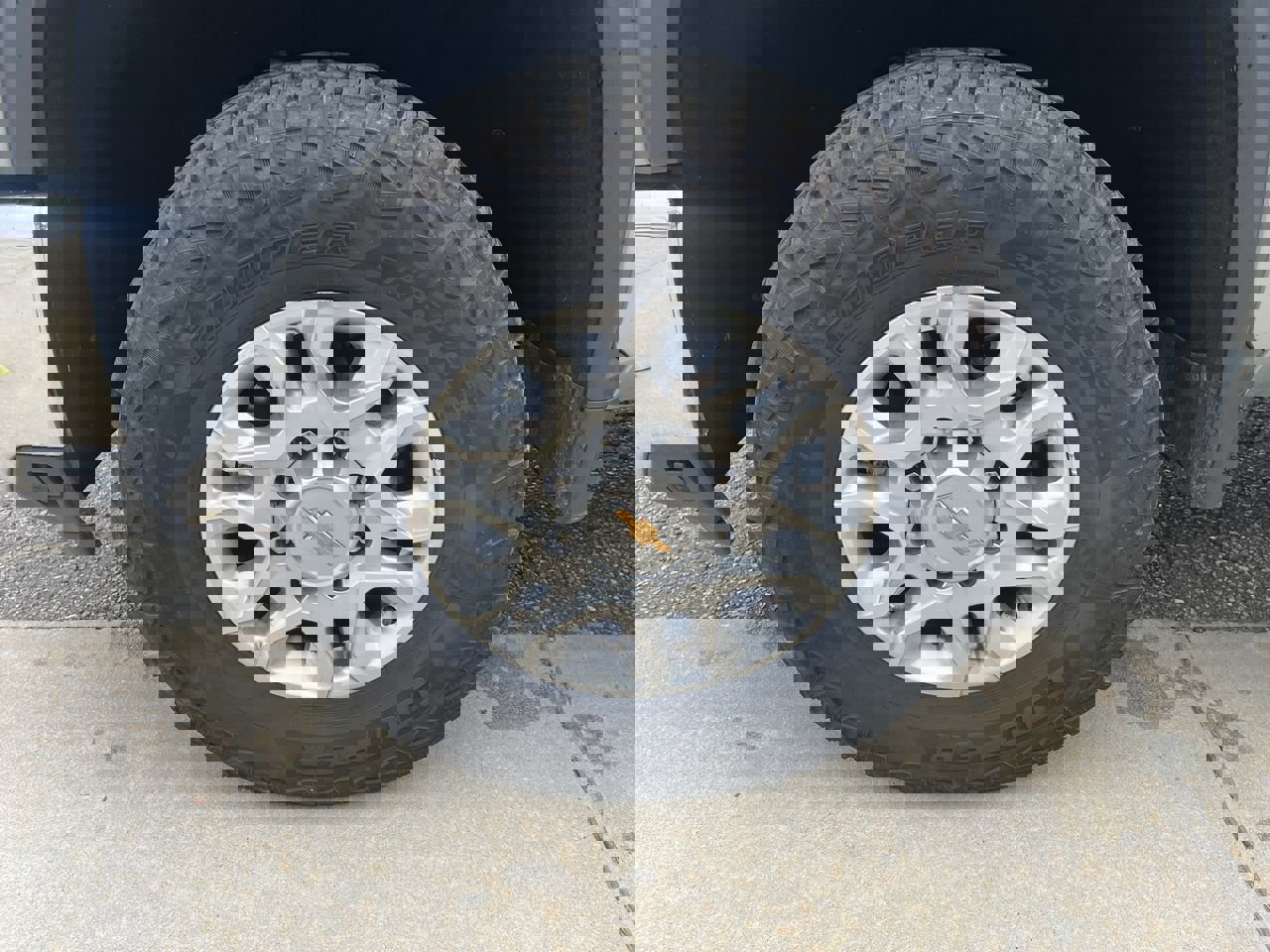 Used 2024 Chevrolet Silverado 2500 LTZ w/ LTZ Plus Package image 13