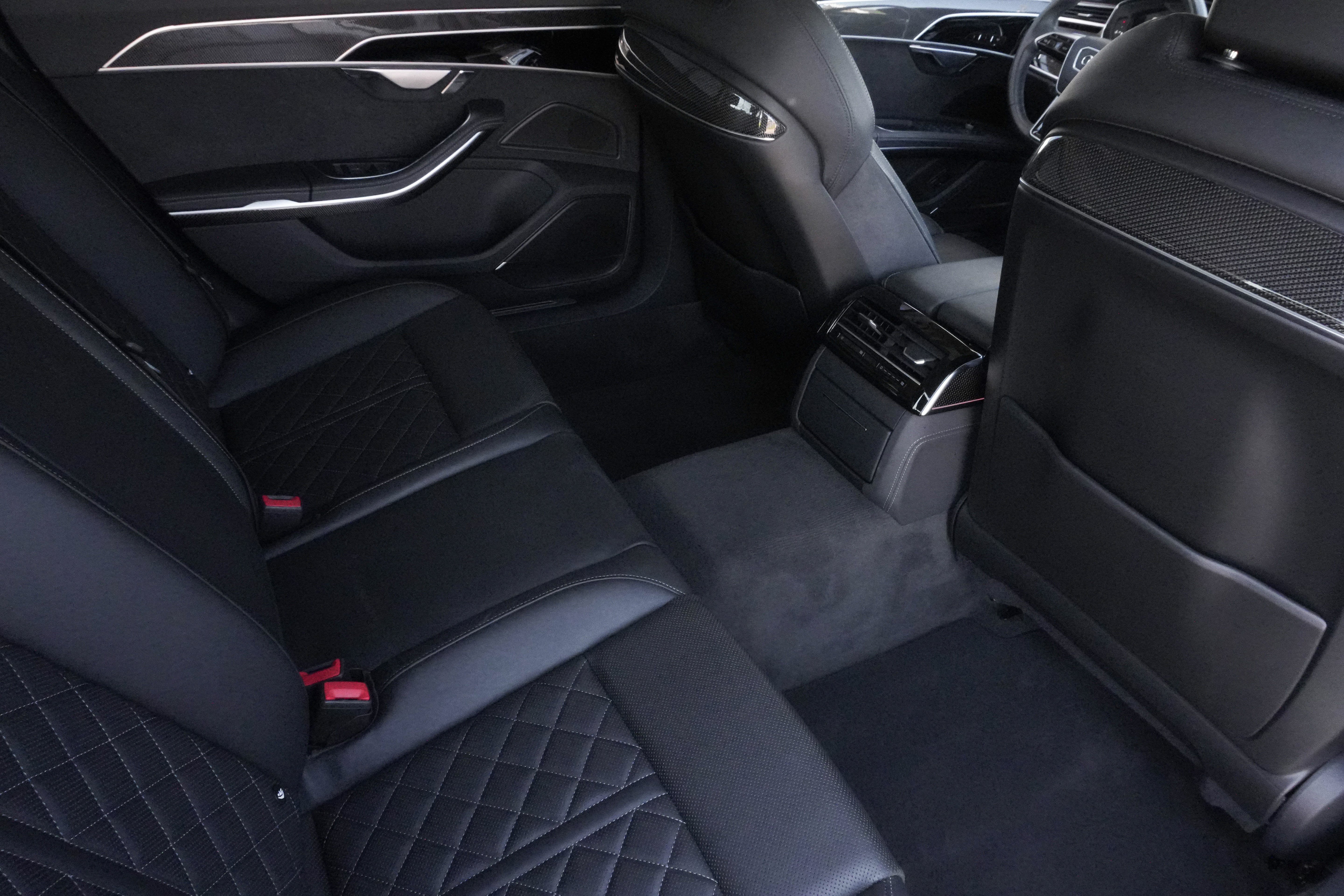 Used 2022 Audi S8 AWD/4WD image 33
