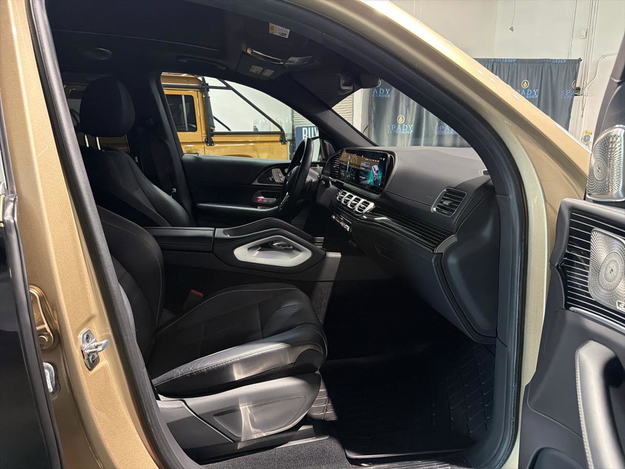 Used 2023 Mercedes-Benz Maybach GLS 600 4MATIC image 39