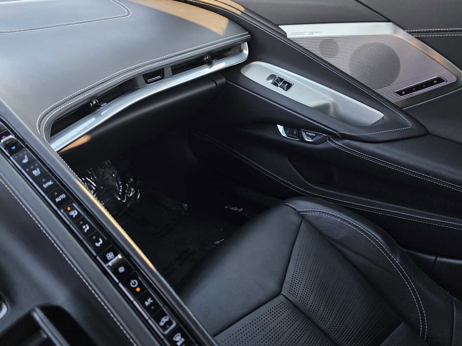 Used 2025 Chevrolet Corvette Stingray Premium Cpe w/ 3LT image 25