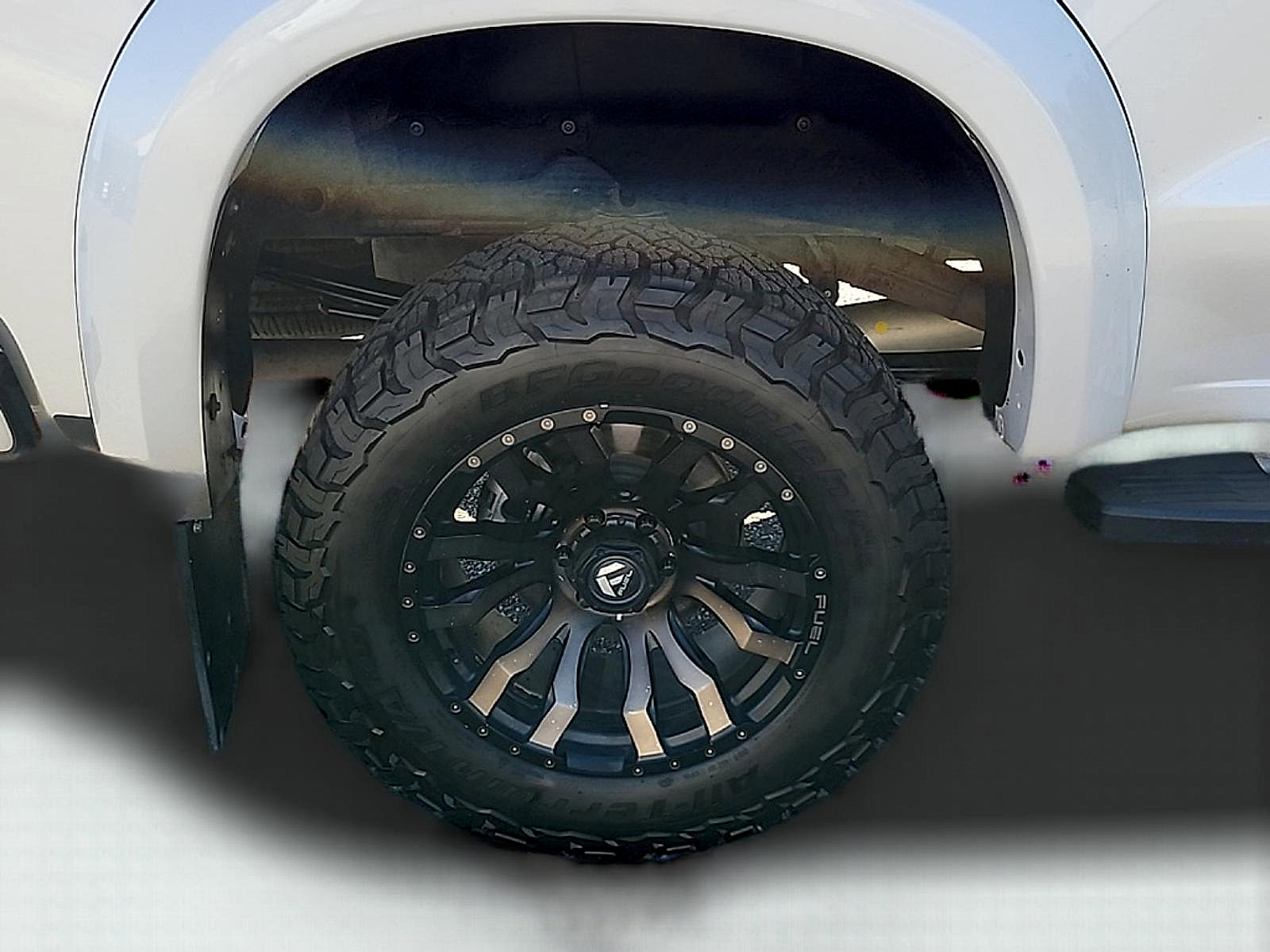 Used 2024 Chevrolet Silverado 1500 High Country w/ Technology Package AWD/4WD image 9