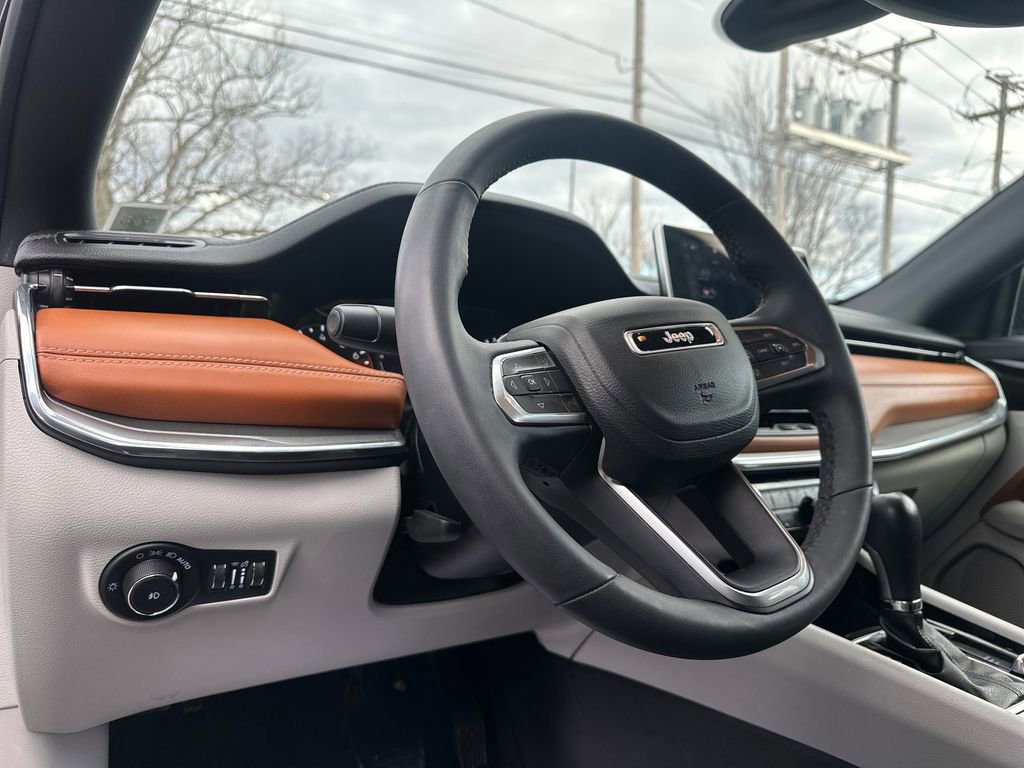 Used 2023 Jeep Compass Limited image 6