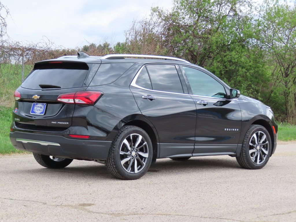 Used 2023 Chevrolet Equinox Premier AWD/4WD image 3