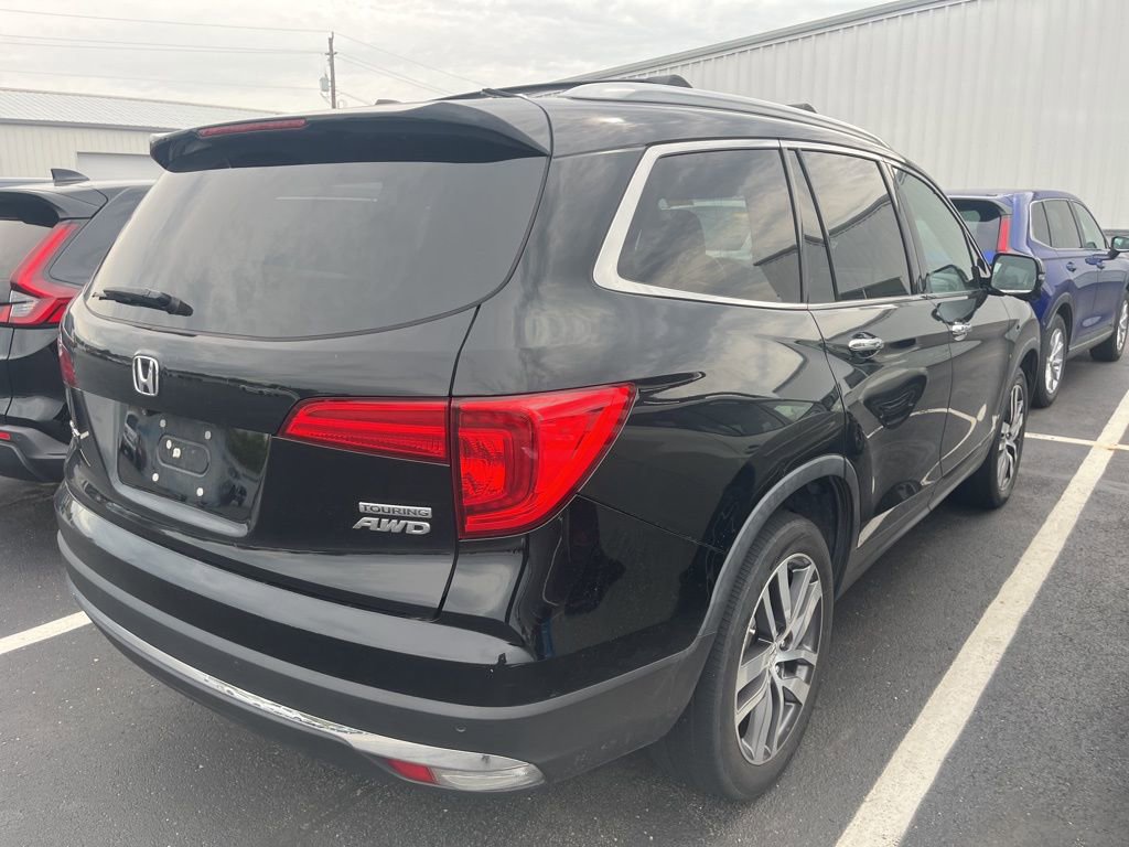 Used 2017 Honda Pilot Touring image 3