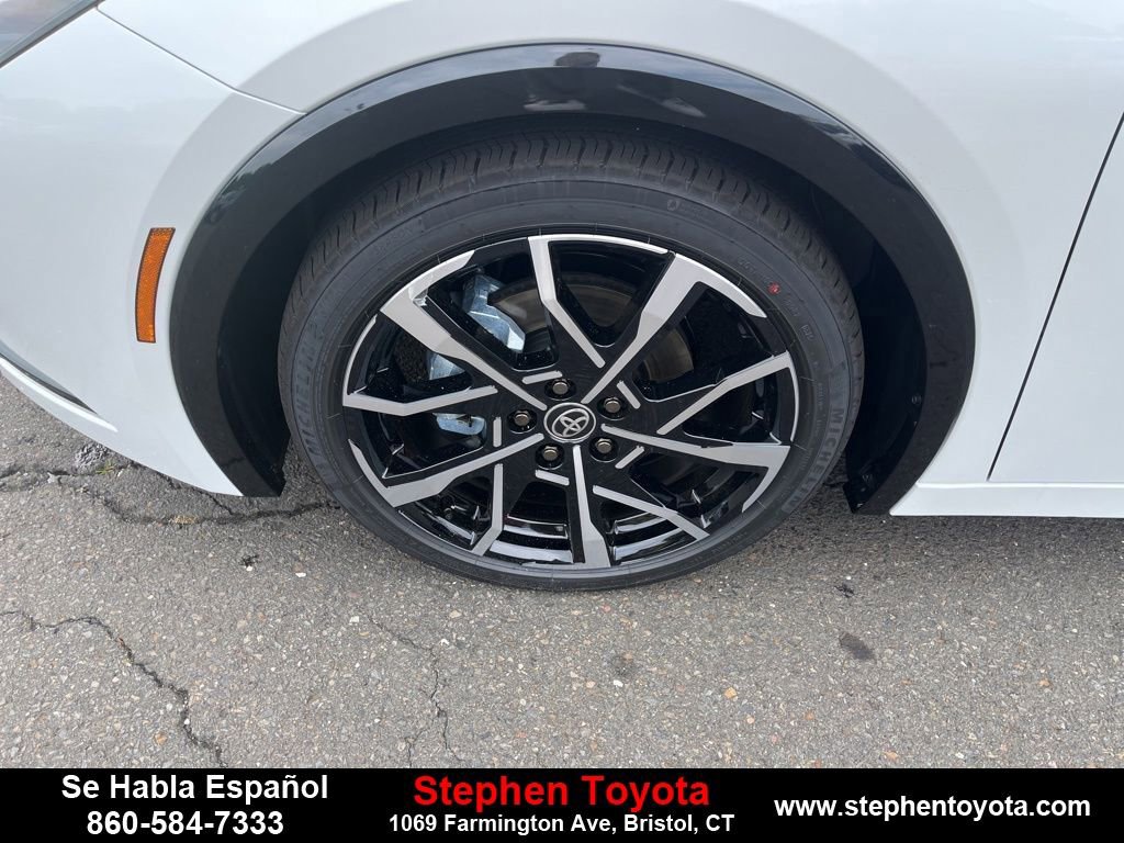 New 2025 Toyota Prius Plug-In Hybrid image 8