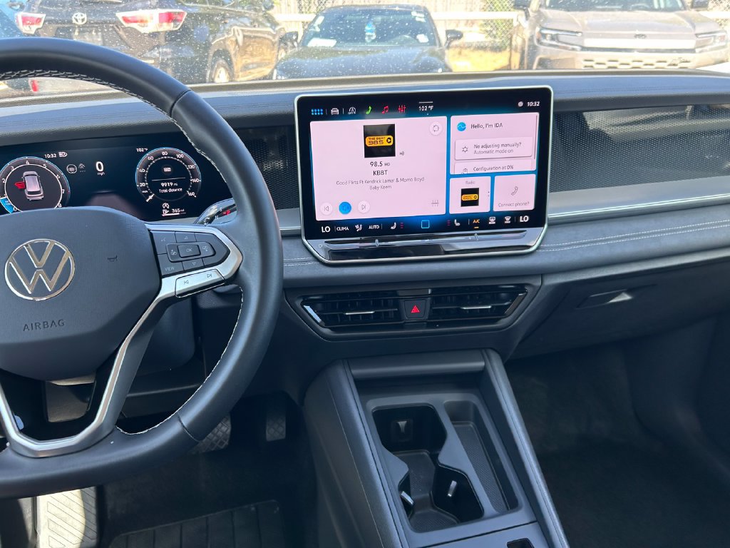 Used 2026 Volkswagen Tiguan SE FWD image 16