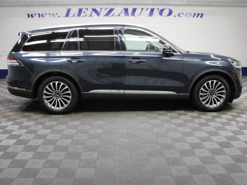 Used 2022 Lincoln Aviator Reserve w/ Equipment Group 201A AWD/4WD video 2