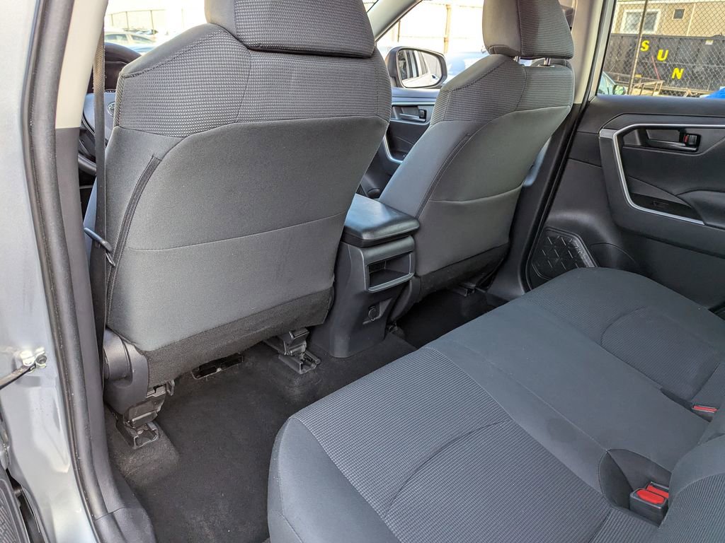 Used 2021 Toyota RAV4 LE AWD/4WD image 42