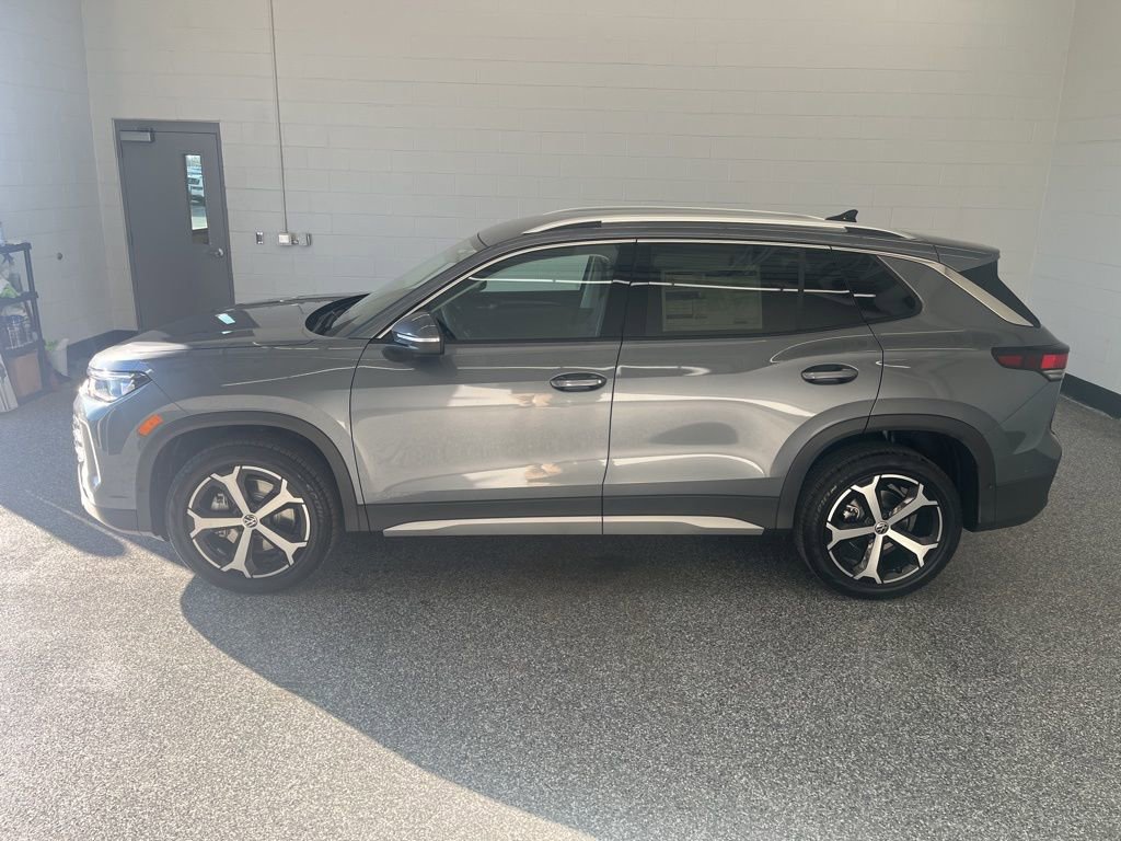 New 2026 Volkswagen Tiguan SE AWD/4WD image 2