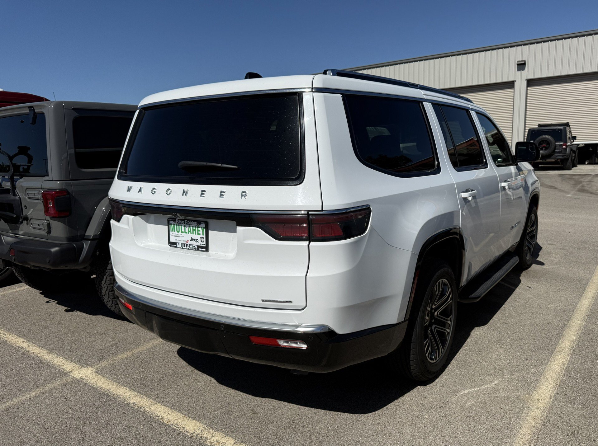 Used 2024 Jeep Wagoneer Series II AWD/4WD image 5
