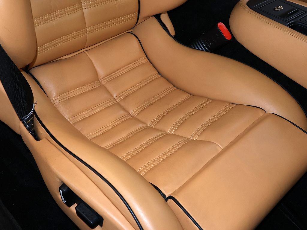 Used 2000 Ferrari 550 Maranello Coupe RWD image 34