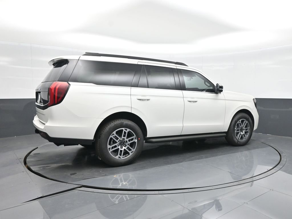 New 2026 Ford Expedition Active image 9