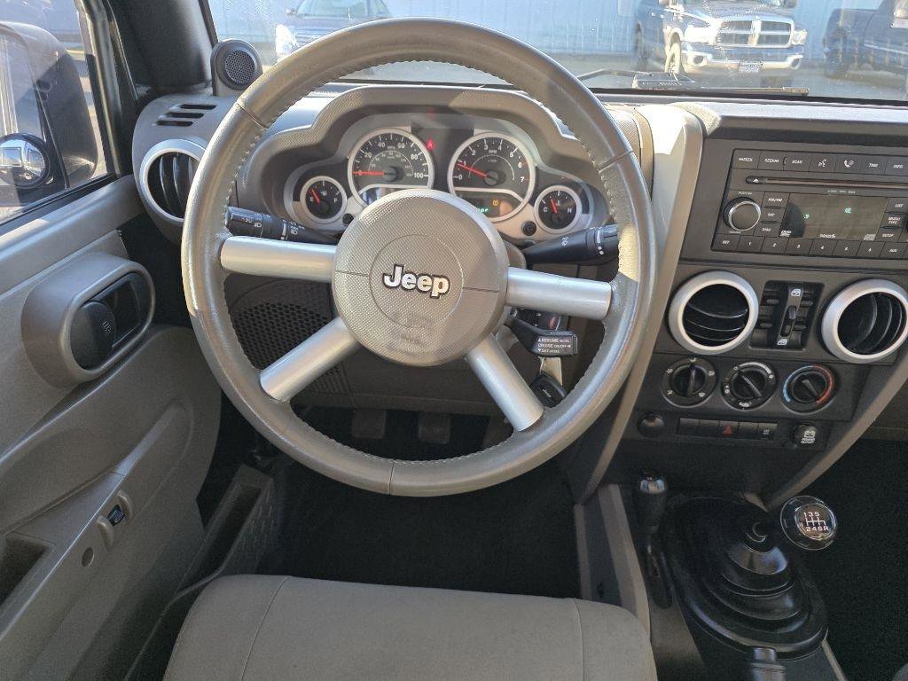 Used 2008 Jeep Wrangler Unlimited Sahara w/ Trailer Tow Group AWD/4WD image 13