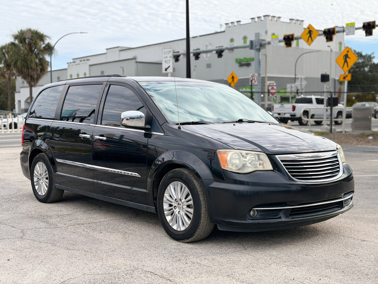 Used 2013 Chrysler Town & Country Touring-L w/ Premium Group image 6