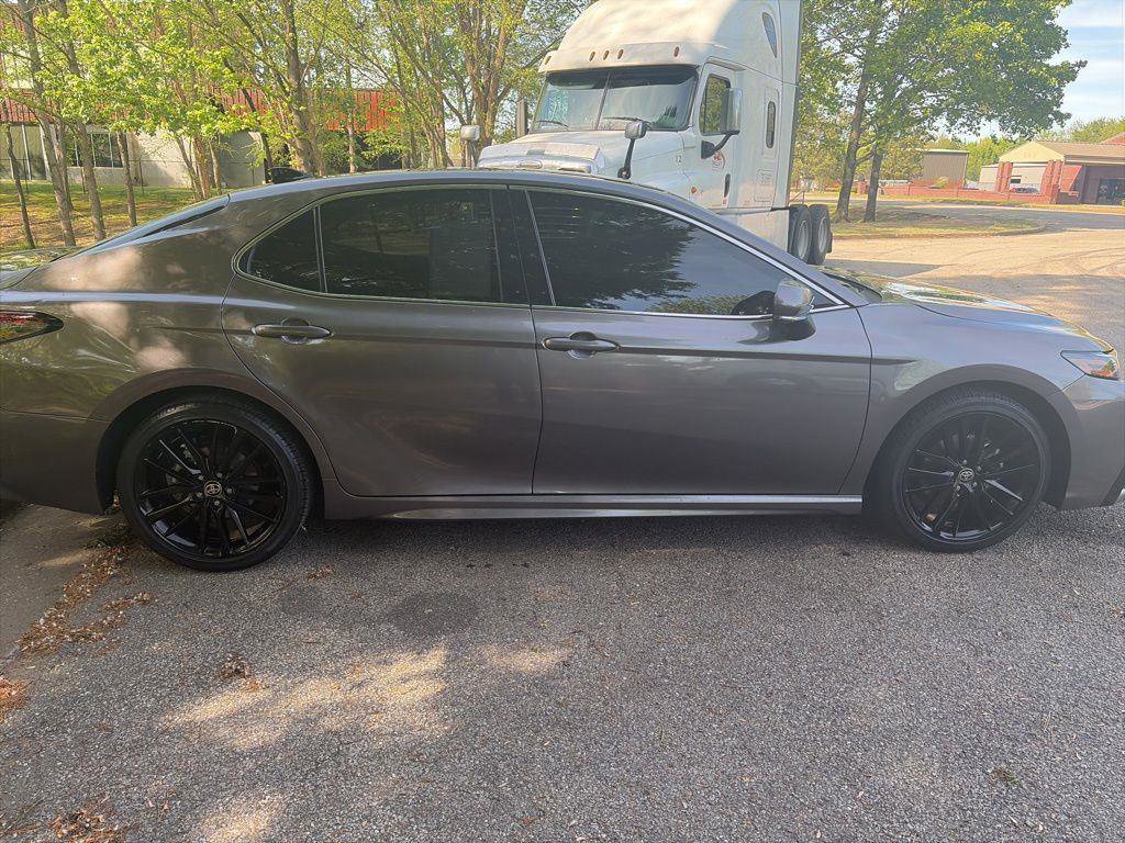 Used 2024 Toyota Camry XSE FWD image 6