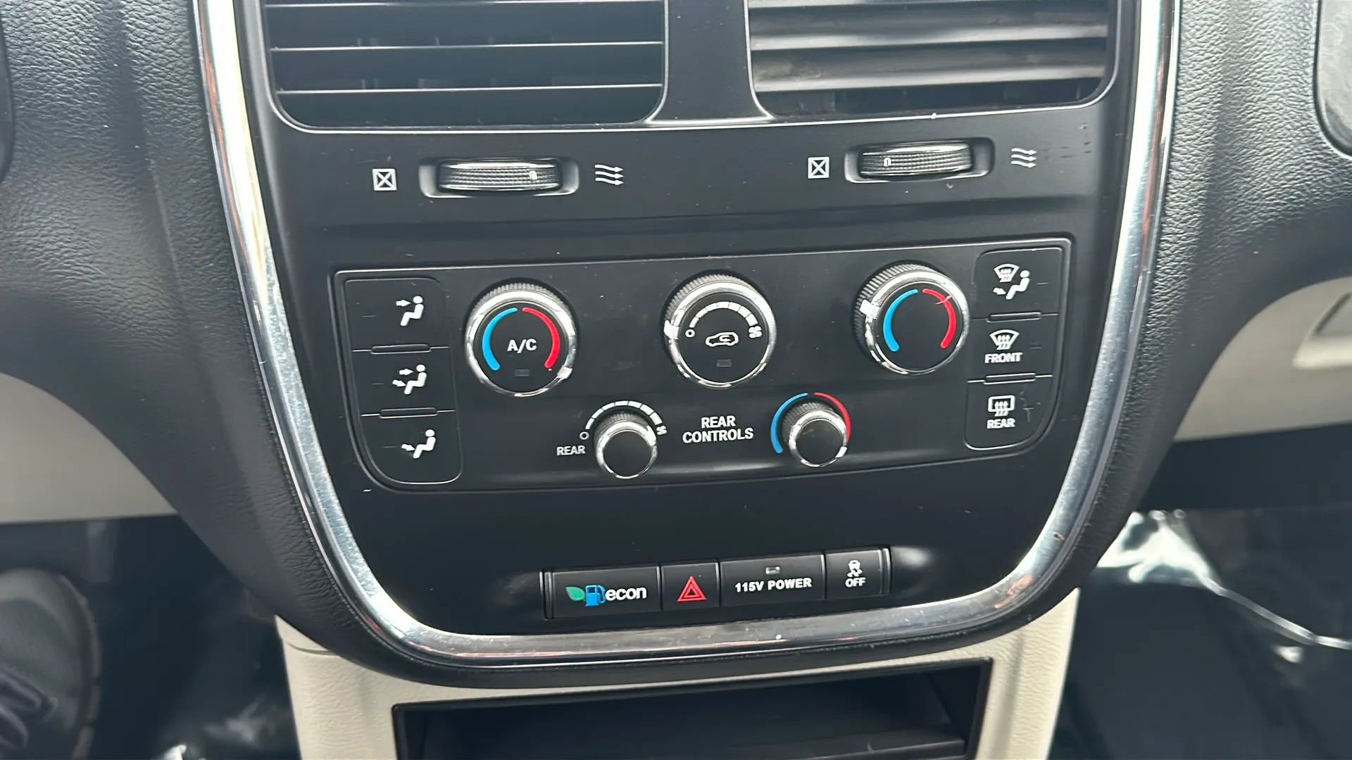 Used 2015 Dodge Grand Caravan SE w/ Quick Order Package 29E SE image 21