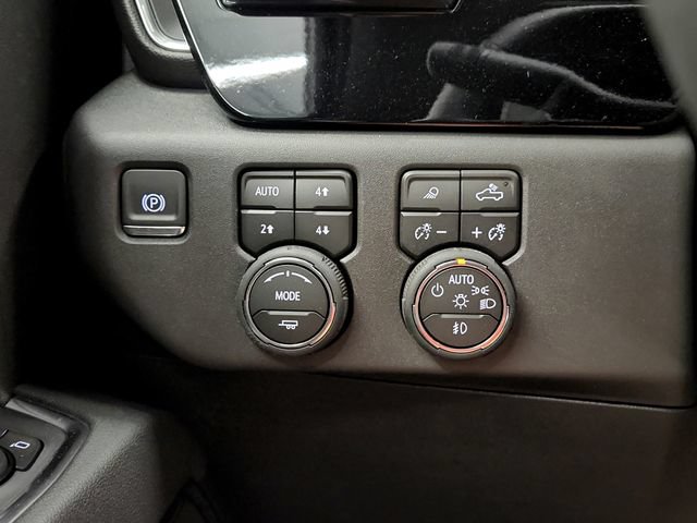 Used 2026 Chevrolet Silverado 1500 LT Trail Boss w/ LT Trail Boss Premium Package AWD/4WD image 37