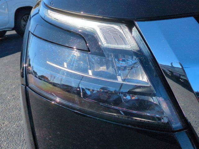 Used 2025 Nissan Pathfinder SV image 10