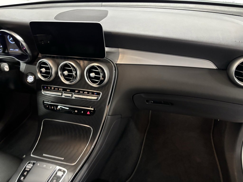 Used 2022 Mercedes-Benz GLC 300 image 20