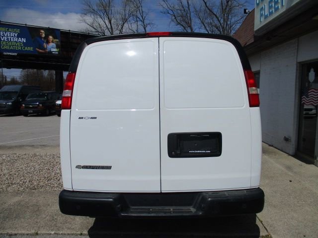 Used 2017 Chevrolet Express 3500 Extended image 8