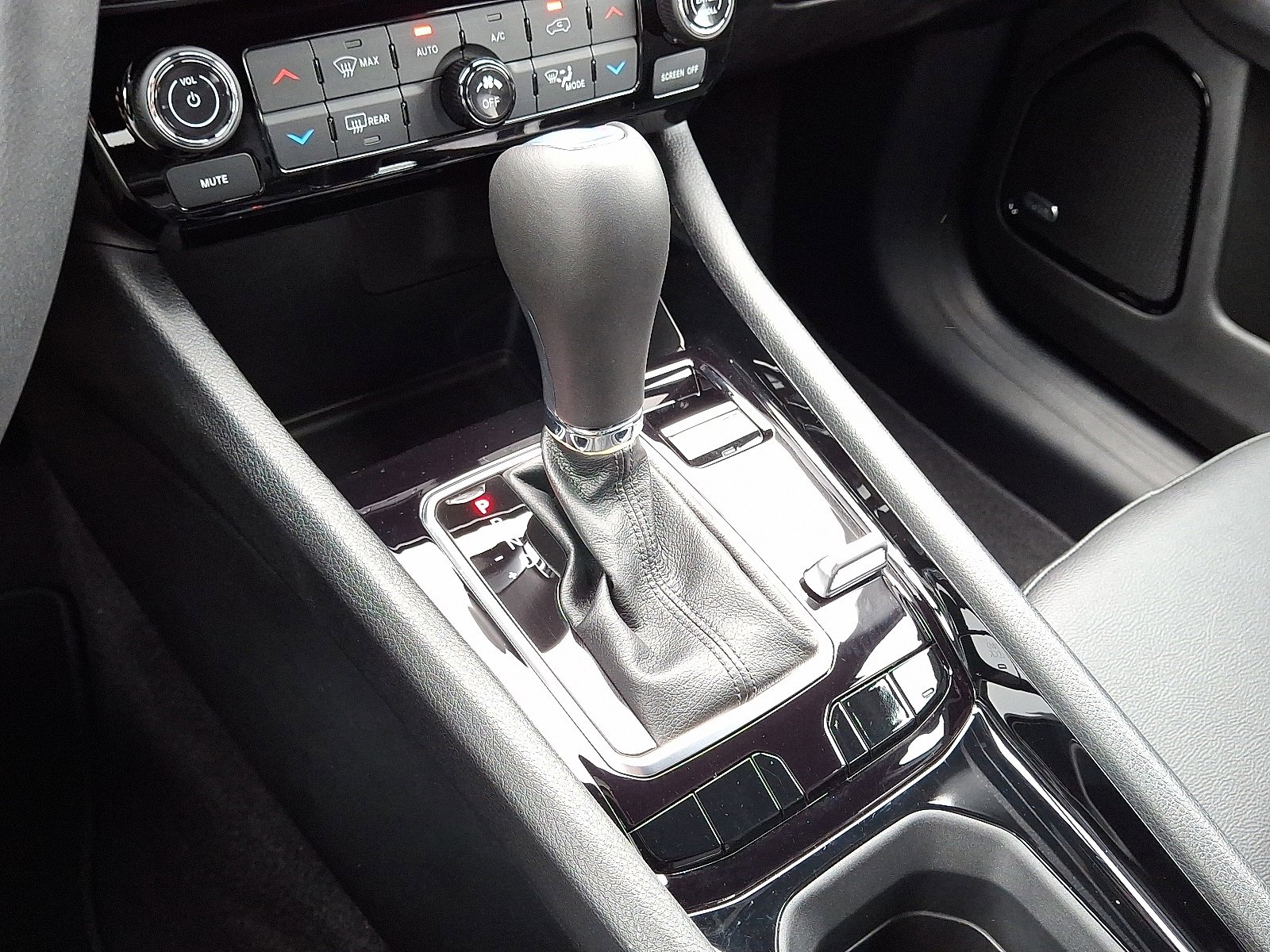 New 2025 Jeep Compass Limited w/ High Altitude Package image 9