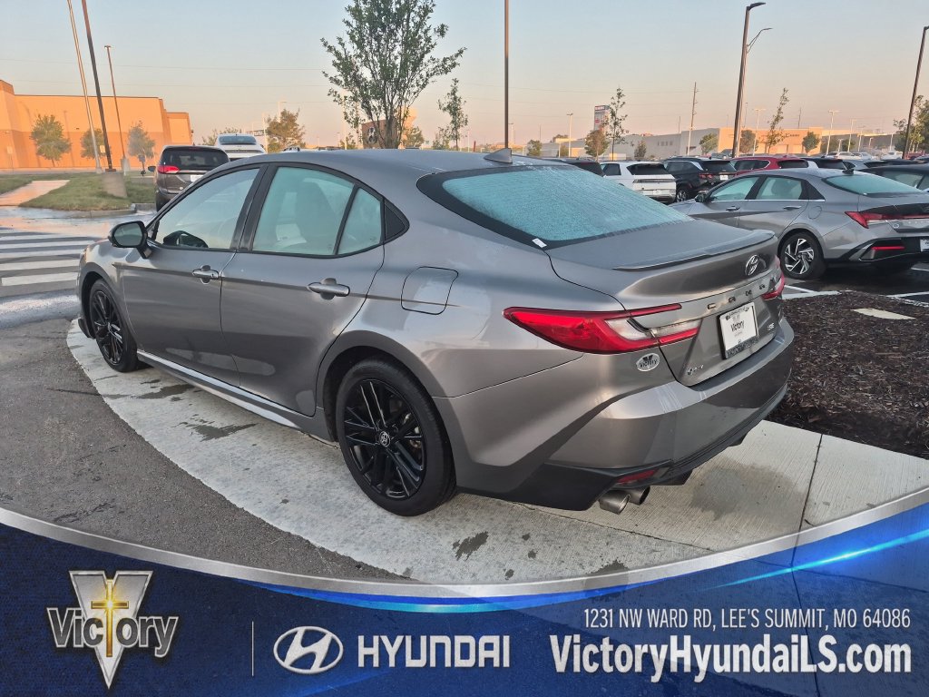 Used 2025 Toyota Camry SE FWD image 3