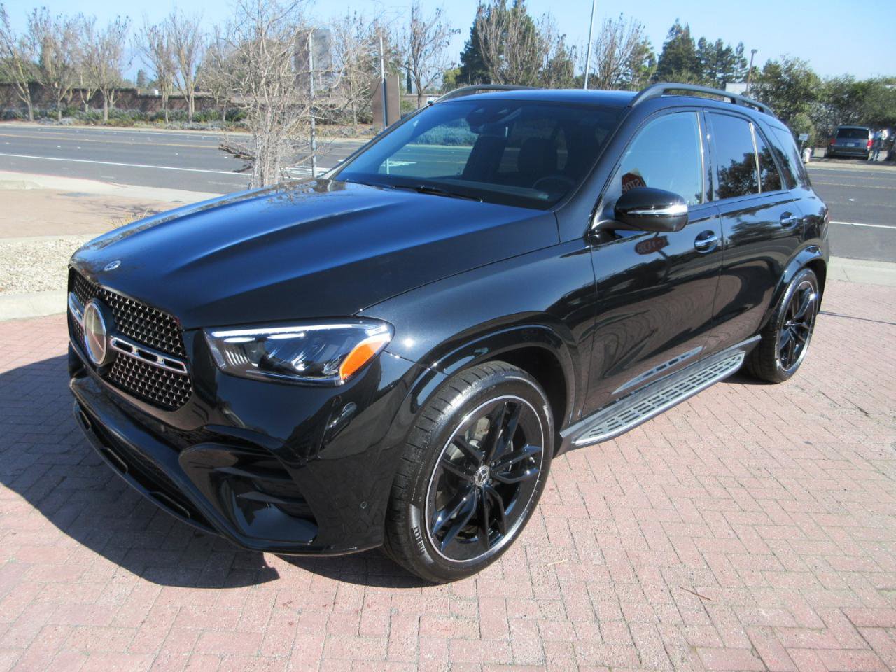 Used 2025 Mercedes-Benz GLE 580 4MATIC image 1