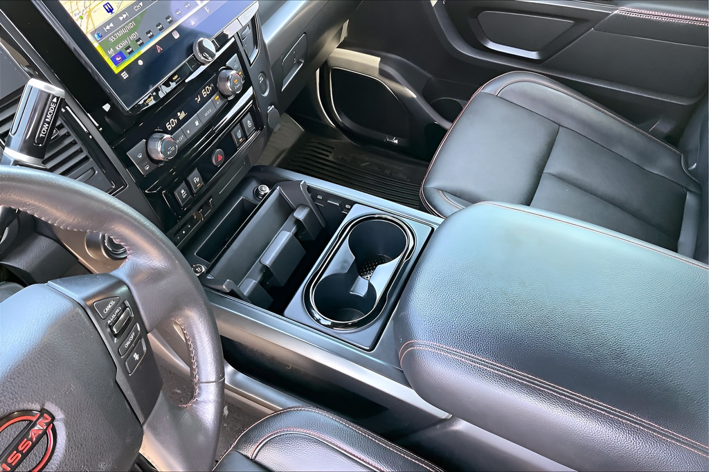 Used 2024 Nissan Titan PRO-4X w/ Pro-4x Convenience Package AWD/4WD image 15