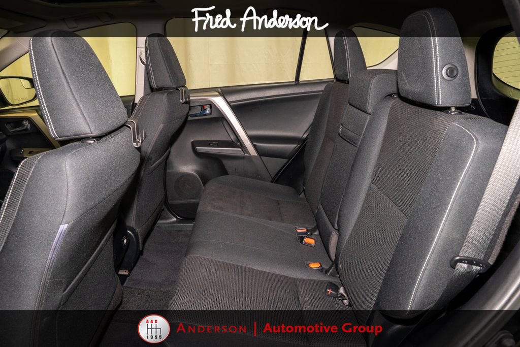 Used 2018 Toyota RAV4 XLE AWD/4WD image 8