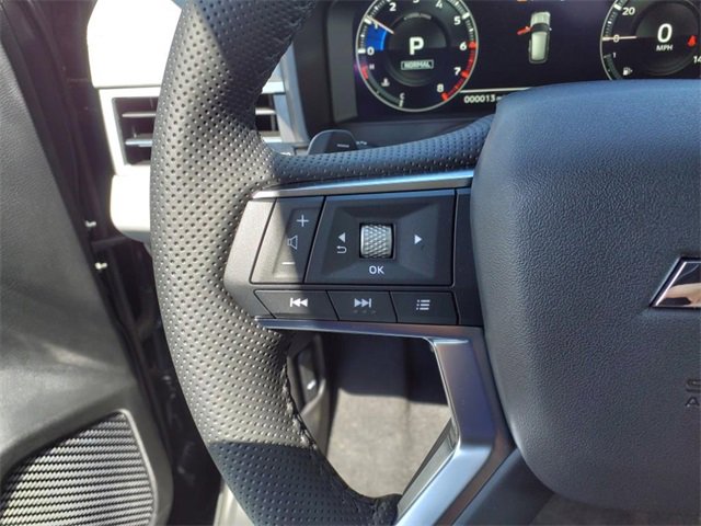 Used 2024 Mitsubishi Outlander SEL image 29