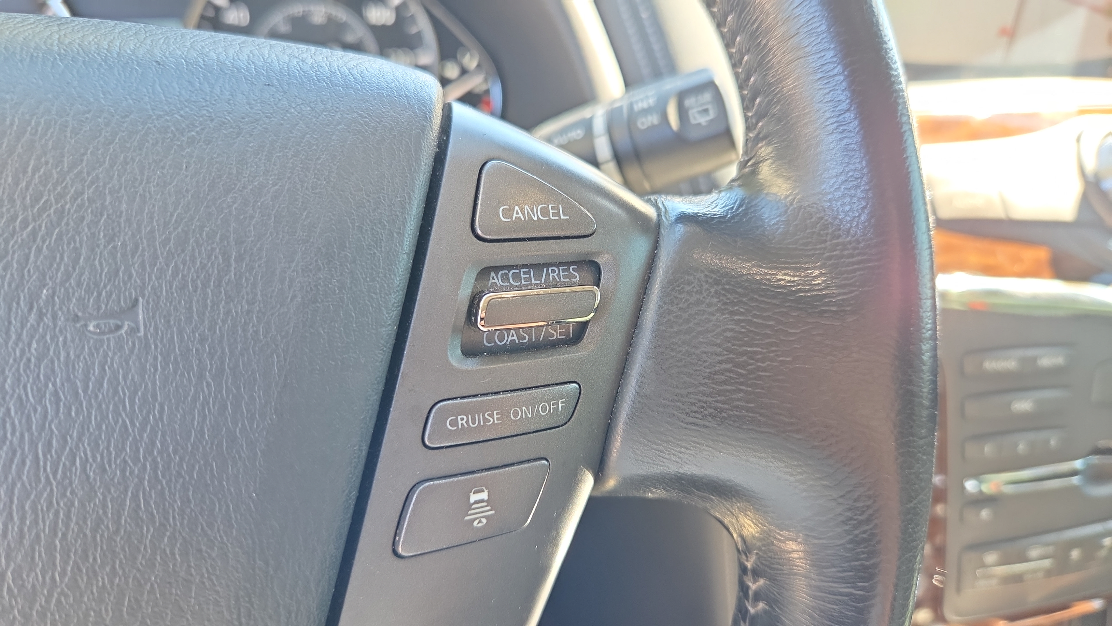 Used 2020 Nissan Armada SL RWD image 31