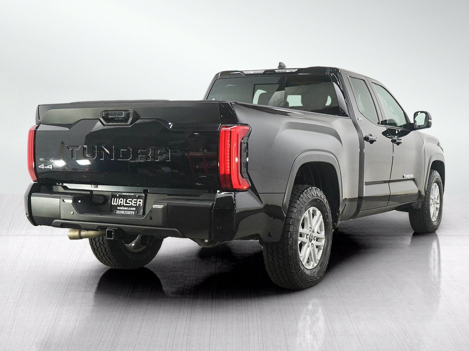Used 2024 Toyota Tundra SR5 w/ SR5 Premium Package AWD/4WD image 5