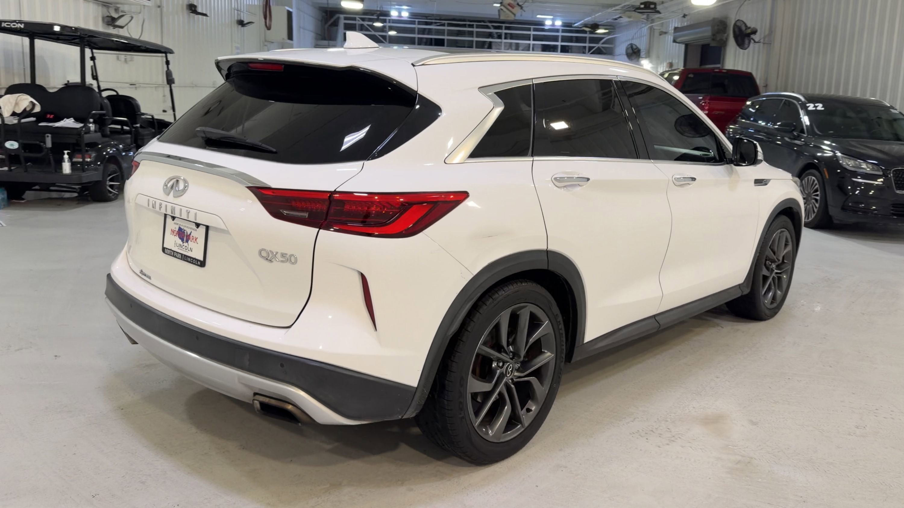 Used 2019 INFINITI QX50 Essential w/ Sensory Package FWD image 9