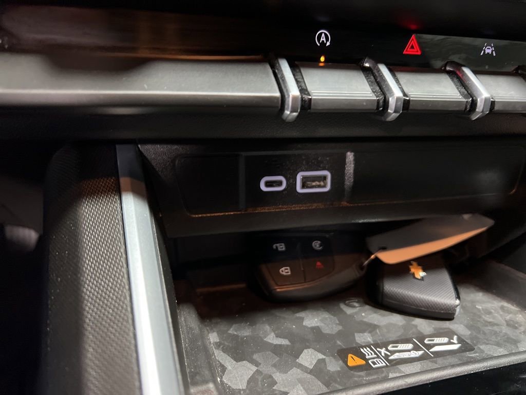 Used 2025 Chevrolet Colorado LT w/ LT Convenience Package image 32