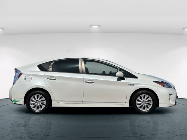 Used 2015 Toyota Prius Prime Plug-In Hybrid FWD image 8