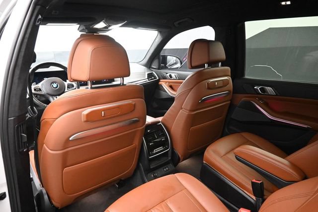 Used 2023 BMW X7 M60i w/ Executive Package AWD/4WD image 16