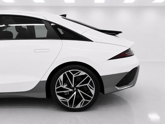 Used 2024 Hyundai Ioniq 6 SEL AWD/4WD image 9