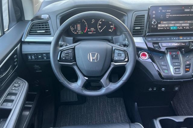 Used 2025 Honda Odyssey Touring image 16