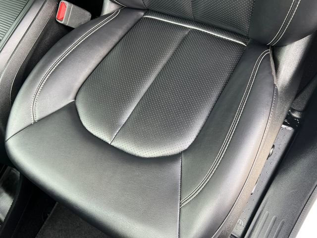 Used 2024 Chrysler Pacifica Limited FWD image 13