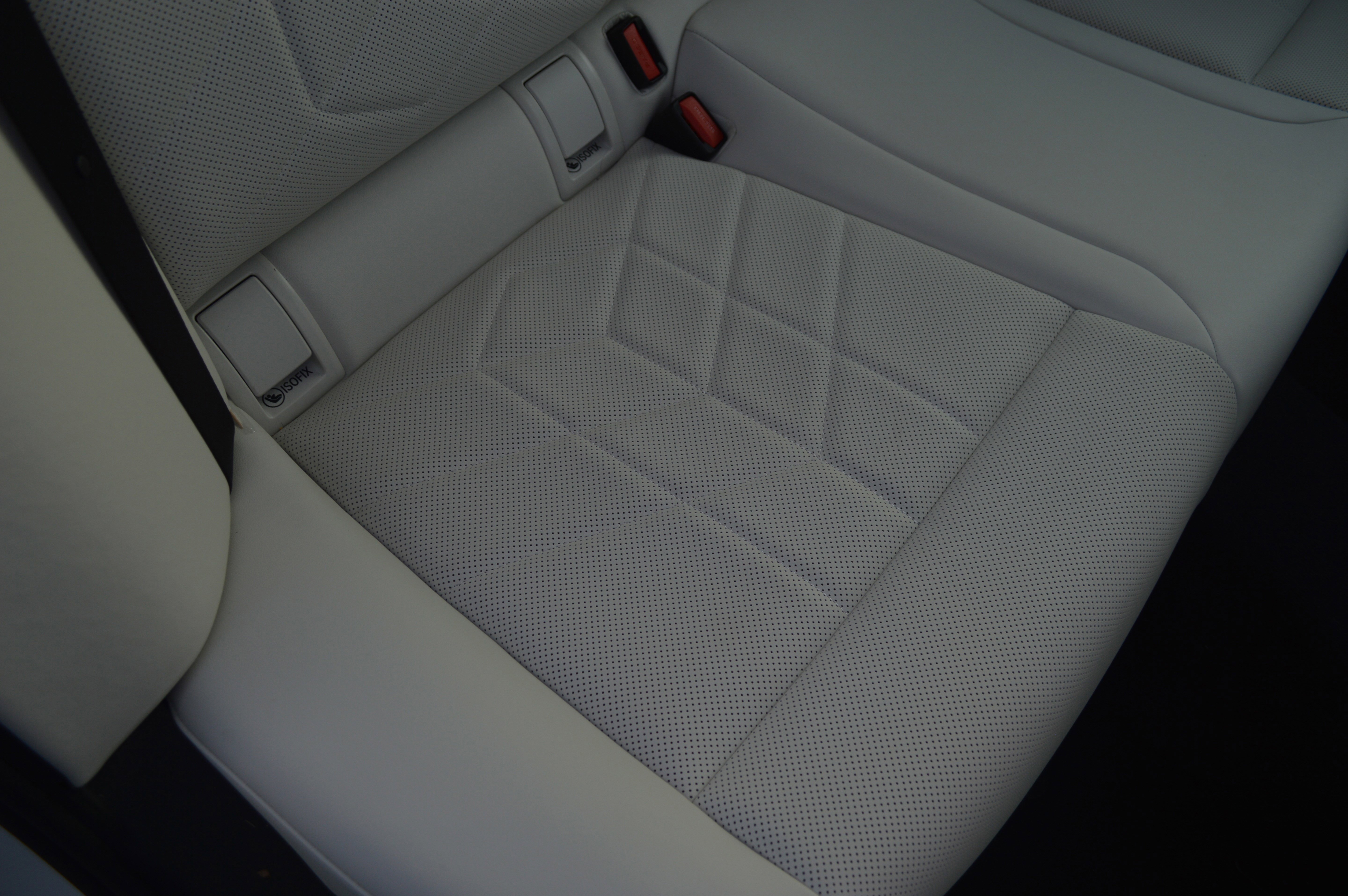 Used 2025 BMW 530i xDrive w/ Premium Package image 32