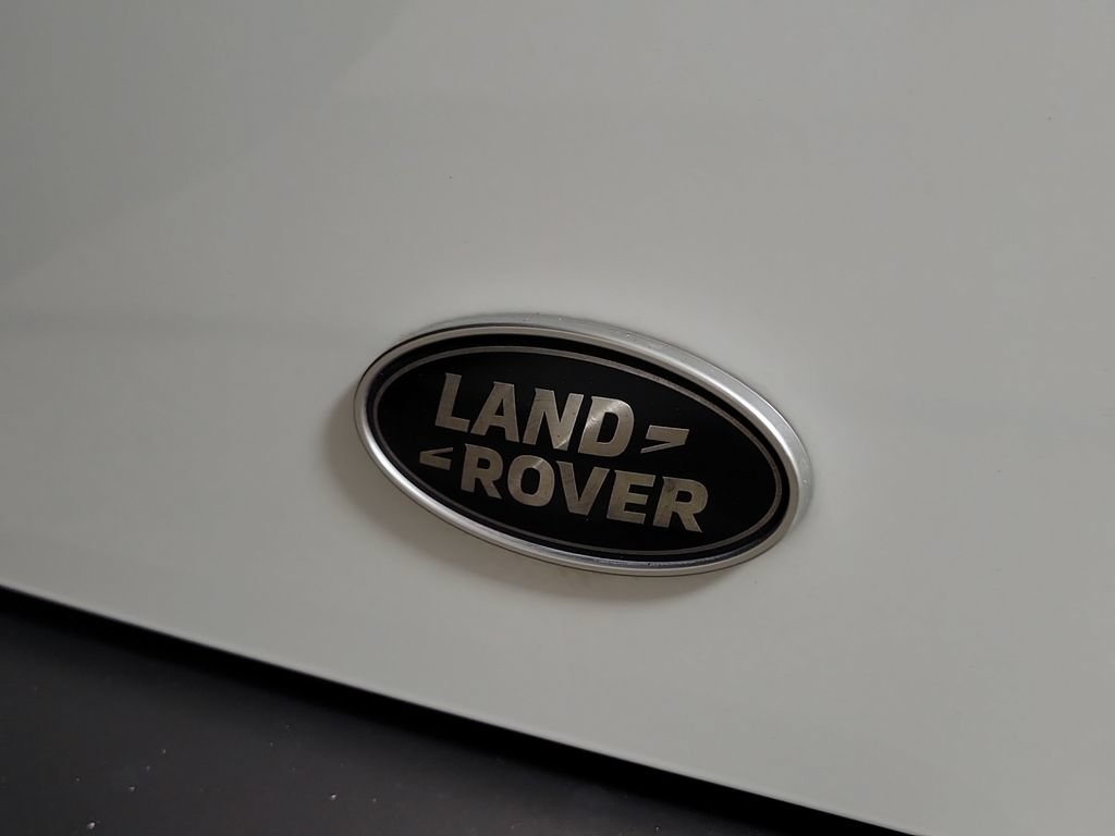 Used 2021 Land Rover Defender 110 X-Dynamic HSE AWD/4WD image 6