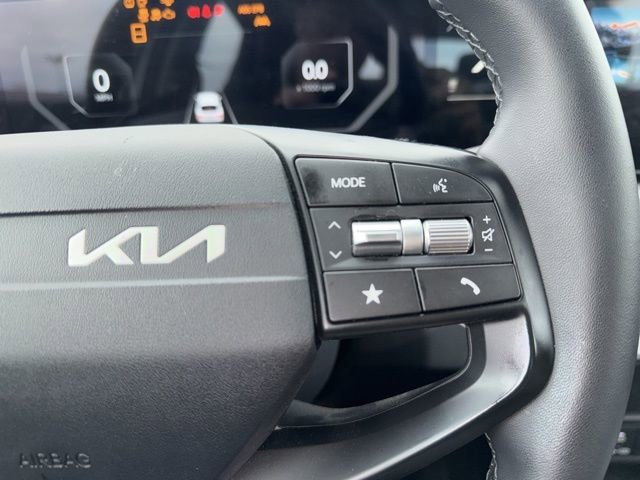 Used 2025 Kia K4 EX image 28