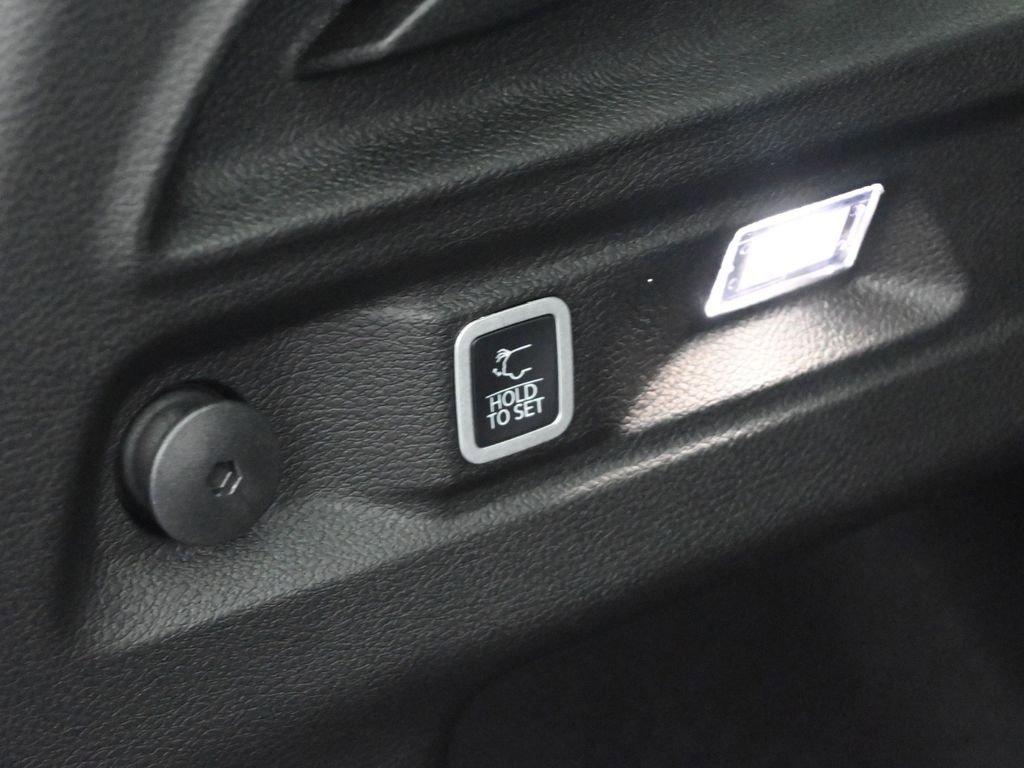 New 2025 Jeep Grand Cherokee L Limited w/ Black Appearance Package image 27