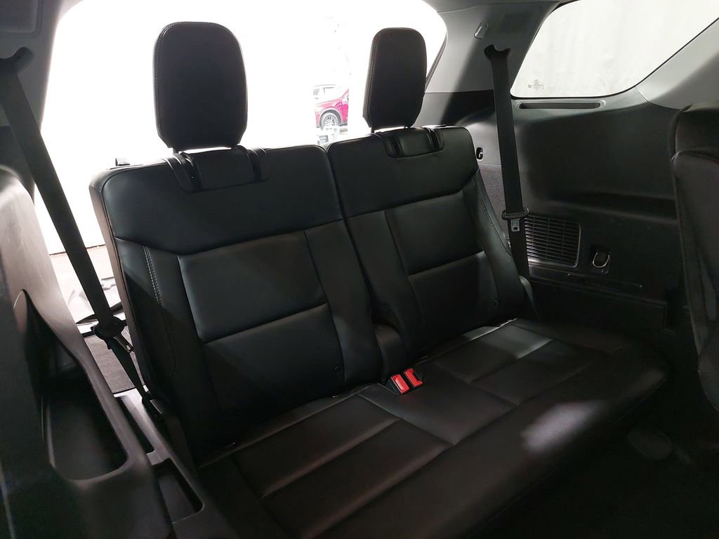 Used 2022 Ford Explorer Limited image 12